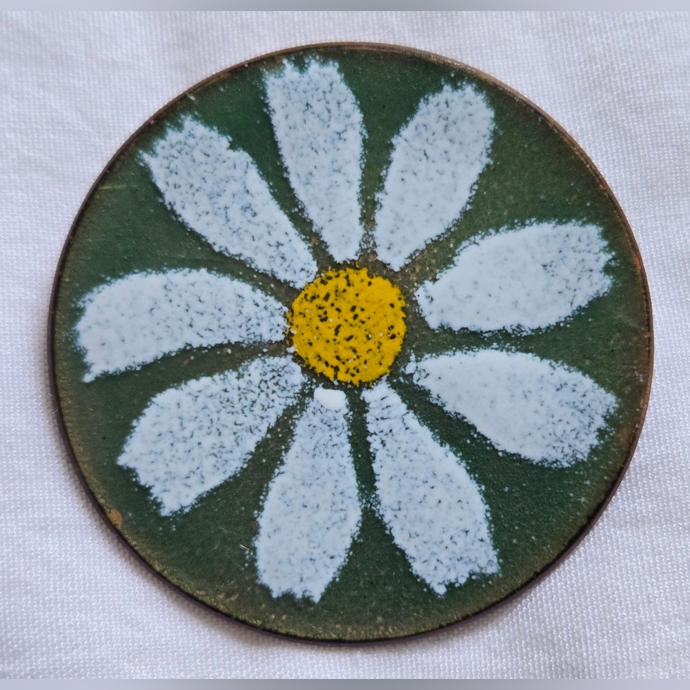 Vintage Round Daisy Brooch Enamel on Copper